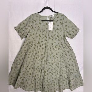 Women’s Green (Sage/Mint) midi dress 1x NWT